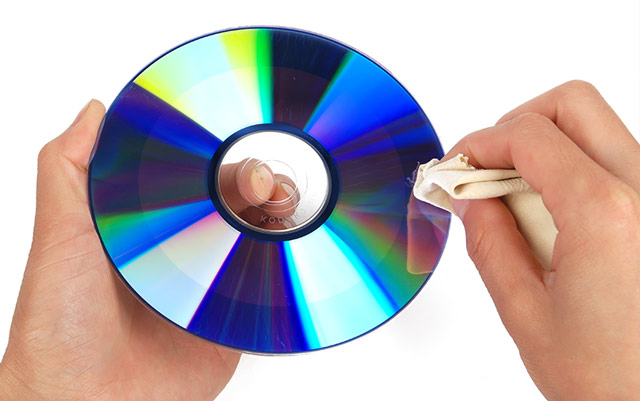 Otřete a vyčistěte disk